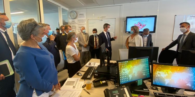 Olivier Véran en visite à l'ARS à Marseille jeudi 27 août (Crédit @ARSPaca)