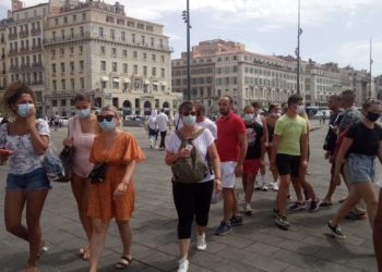 Port du masque obligatoire sur le Vieux-port (Crédits : Gomet'/SM)