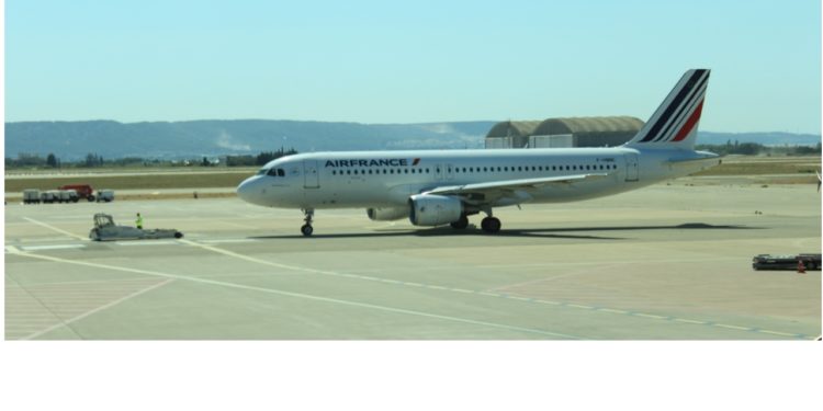 Avion Air France sur la piste de Marseille Provence (Crédit DR).