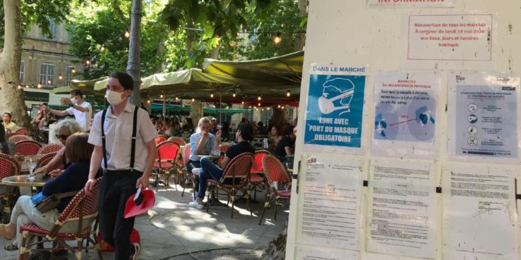 Les protestations du monde économique après les annonces d’Olivier Véran