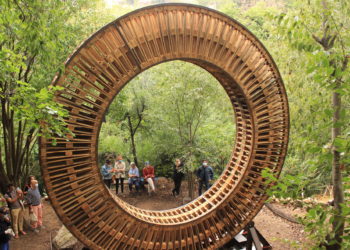 Située dans la Cité des Arts de la Rue, Noria est un dispositif monumental réalisé à l'occasion des Parallèles du Sud et Manifesta 13.