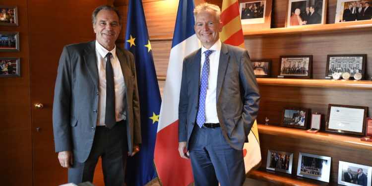 Renaud Muselier et Luc Lallemand ont signé cet accord le 7 septembre à l'hôtel de Région (Crédit JP Garufi)