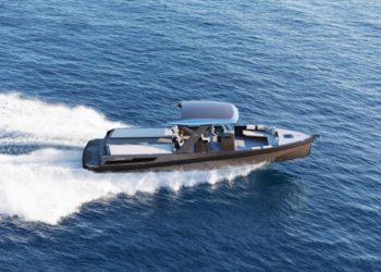 Prototype du bateau hydroélectrique Hynova 40. (Crédit Hynova).