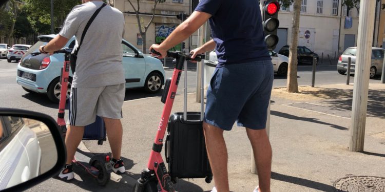 Le succès des trottinettes électriques à Marseille ne se dément pas (Crédit Gomet').