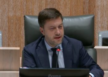 En l'absence de Michèle Rubirola, c'est Benoît Payan qui a présidé le conseil municipal de Marseille lundi 5 octobre 2020 (capture marseille.fr)