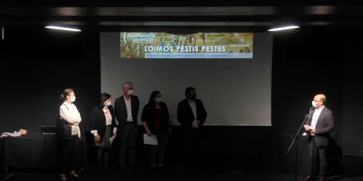 Cinq intervenants étaient présents lors de l'ouverture du colloque présentée par Fabrice Devise, mardi 27 octobre. (Source : capture Musée d'Histoire de Marseille)