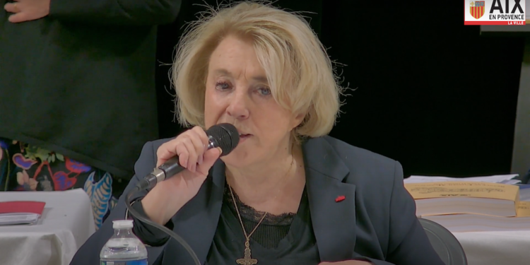 Maryse Joissains lors du dernier conseil municipal d'Aix-en-Provence (capture @Aixmaville)