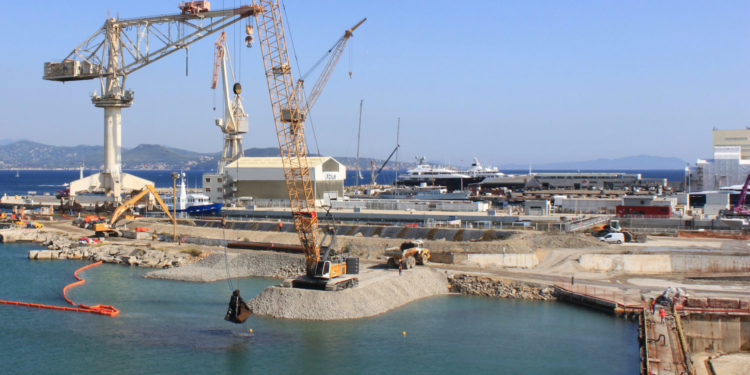 Les chantiers navals de La Ciotat se transforme à l'image des travaux du nouvel ascensuer à bateaux 4 000 tonnes (Crédit LCS)