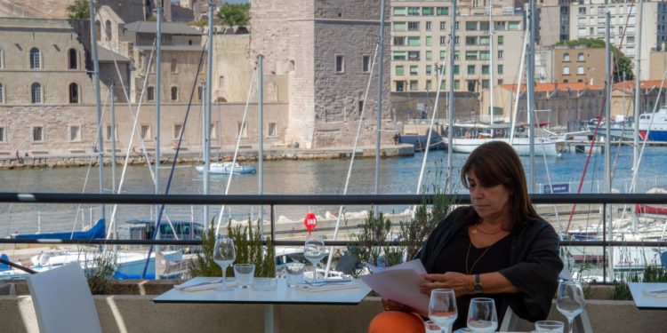 Michèle Rubirola jeudi 25 juin au Rowing Club, prépare la présentation à la presse de ses priorités pour les 100 premiers jours de mandat (Crédit JY Delattre/Gomet').