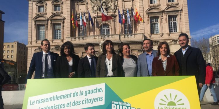 Michèle Rubirola et ses colistiers lors de leur présentation devant l'hôtel de ville le 7 février 2020 (Crédit archives Gomet').