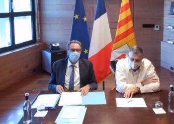 Renaud Muselier, le président de la Région Sud, et Bernard Marty, le président de l'UMIH (bar et restaurant) des Bouches-du-Rhône, lors d'une conférence de presse vendredi 20 novembre consacrée aux mesures d'aides de la Région Sud pour les professionnels.