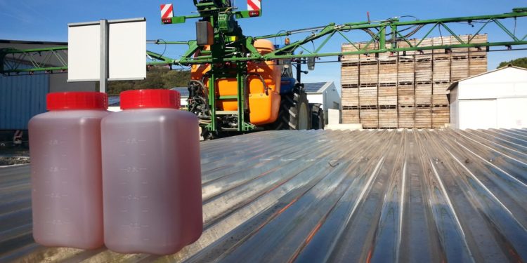 Grâce à ses bactéries, Adequabio dépollue les effluents chargés en pesticides issus du nettoyage des machines agricoles Crédit Adequabio)