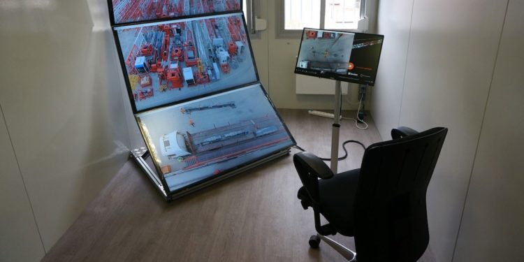 Lextan développe un système de conduite à distance des grues de chantier (Crédit DR)