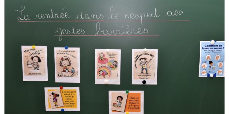 Les consignes sanitaires sur le tableau des élèves lors de la rentrée dans les écoles de Marseille (Crédit @marseille)