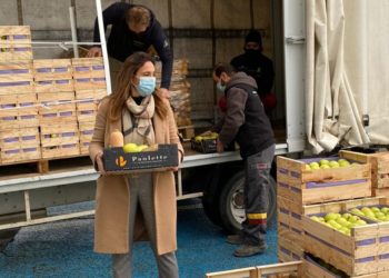 Lancement au Min de Châteaurenard de la seconde opération des "Paniers partagés du Pays d'Arles", initiée par le PETR du Pays d'Arles. (Crédit PETR du Pays d'Arles).