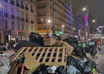 Grève des éboueurs : la Métropole mobilise des bennes de secours