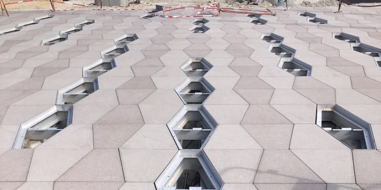 Le groupe Sols a travaillé sur le revêtement de la nouvelle place Jean Jaurès à Marseille (Crédit Sols)