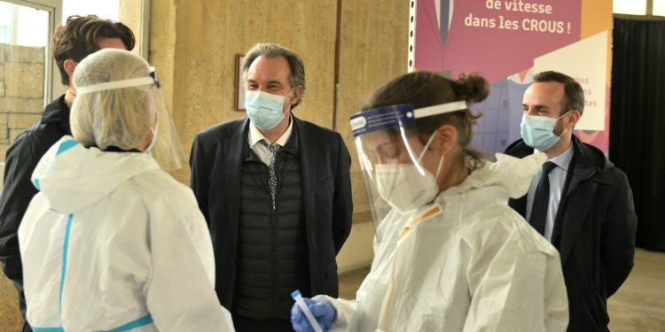 Renaud Muselier en visite au Crous de Marseille ce lundi 4 janvier pour préparer la rentrée (Crédit Claude Almodovar)