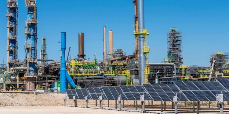 La raffinerie de La Mède va accueillir de nouveaux panneaux solaires pour alimenter la production d'hydrogène (Crédit Total)