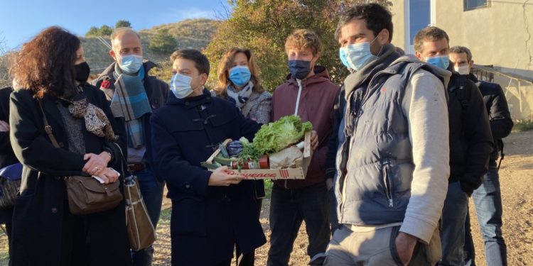 Benoît Payan a défendu l'agriculture urbaine à la ferme de Sainte-Marthe terre de Mars (Crédit MG)