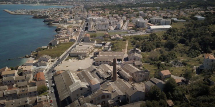 L'usine Legré-Mante se trouve au bord de la mer dans le quartier de la Madrague de Montredon à Marseille (Crédit DR)