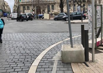 Trottoir encombré, travaux... les piétons et les cyclistes à Marseille soumis à rude épreuve. (Crédit Gomet').