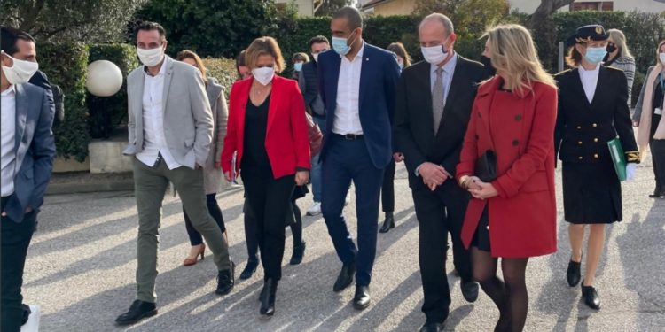 Olivia Grégoire en visite à L'Epopée, le QG de Synergie Family (Crédit @SaidAhamada).