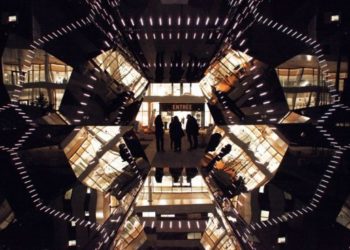 Oeuvre immersive lumineuse de Guillaume Marmin qui reçoit le Crush du Digital Art Club en janvier 2021.