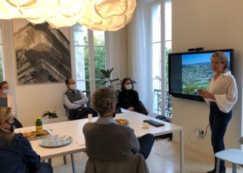 Corinne Vezzoni présente l’une de ses références emplématiques de son architecture méditerranéenne durable et adaptée à la pente : le lycée Simone Veil à Marseille.