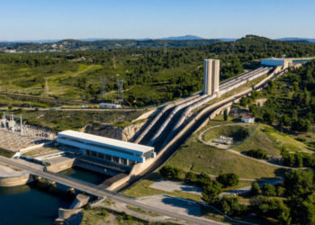 La centrale EDF de Saint-Chamas est accusée par le Gipreb de nuire à l'Etang de Berre (Crédit : EDF)
