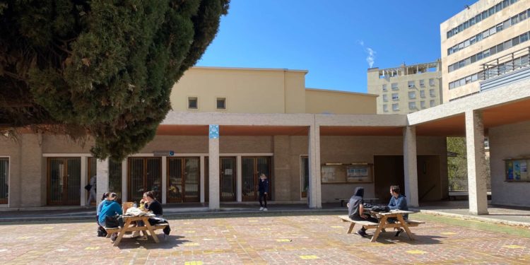 Sur le campus Saint-Charles d'Aix Marseille Université mercredi 24 mars 2021 (Crédit Gomet'/Rémi Liogier)