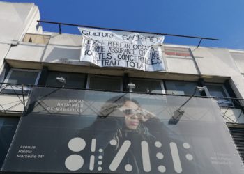 Après un an de covid, les intermittents du collectif "enfourchons le merlan" occupent le Zef (crédit Gomet)