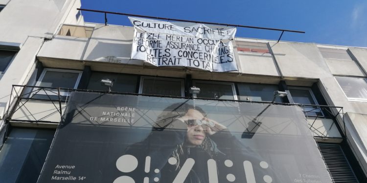 Après un an de covid, les intermittents du collectif "enfourchons le merlan" occupent le Zef (crédit Gomet)