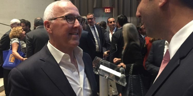 Frank McCourt à Miami en 2017 à l'occasion du déplacement d'une délégation du Département des Bouches-du-Rhône et de la Ville de Marseille (Crédit Gomet'/JFE)