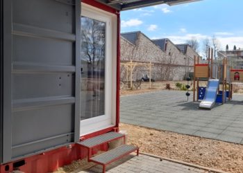 Homeblok met à disposition des contenaires