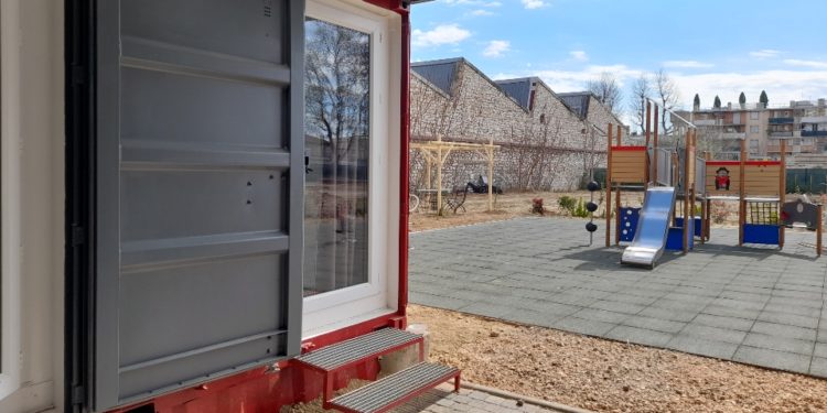 Homeblok met à disposition des contenaires