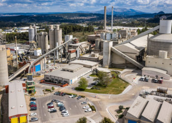 L'usine LafargeHolcim de Bouc Bel Air annonce de gros investissements pour réduire son impact environnemental (Crédit François Moura)