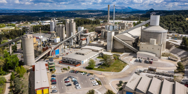 L'usine LafargeHolcim de Bouc Bel Air annonce de gros investissements pour réduire son impact environnemental (Crédit François Moura)