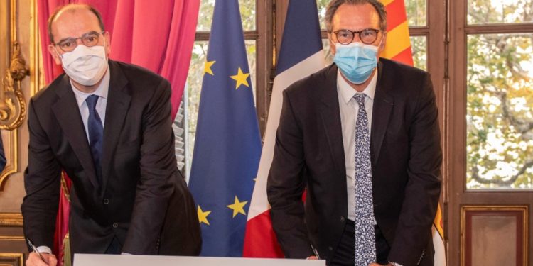 Jean Castex et Renaud Muselier lors d'un premier protocole d'accord en octobre 2020 à Marseille (Crédit Claude Almodovar)