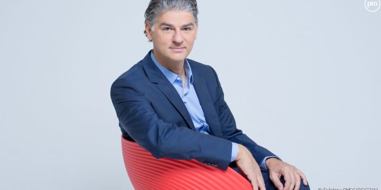 Jacques Cardoze quitte la télé pour l'OM (Crédit FTV/Delphine Ghosarossian)