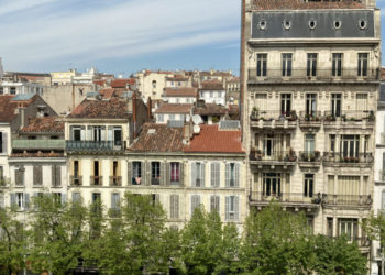 Les locations de meublés touristiques réduisent le nombre de logements libres pour les Marseillais (Crédit RM)