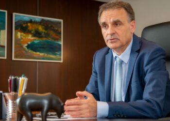 Eric Berton, dans son bureau de président d'Aix Marseille Université (Crédit JY Delattre/Gomet')