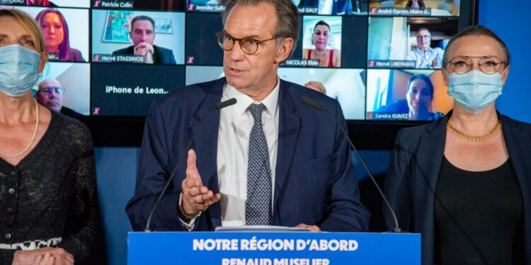 Renaud Muselier vainqueur de son duel avec Thierry Mariani (Crédit Gomet'/JYD).