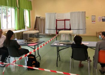 Bureau de vote désert dimanche en fin de journée à Marseille (Crédit Gomet'/JFE)