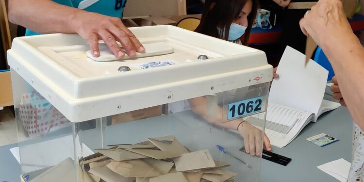 [Elections 2021] Faible rebond de la participation à midi