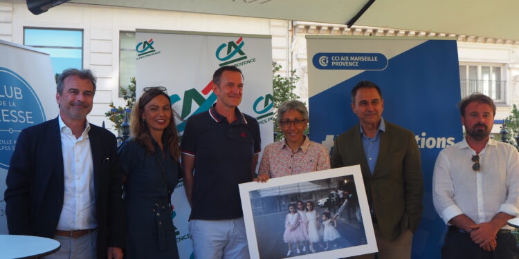 De droite à gauche Jean-Luc Chauvin (CCI), Elsa Charbit (Club de la Presse), Marc Epstein (Président de La Chance), Colette Weizman (Ordre des Experts-Comptables) et le commissaire priseur