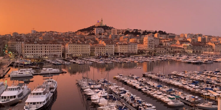 Jeunes actifs viennent s'installer à Marseille