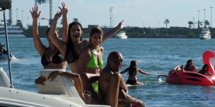La lagune de Miami, haut lieu de sorties en bateau (Crédit Gomet'/JFE).