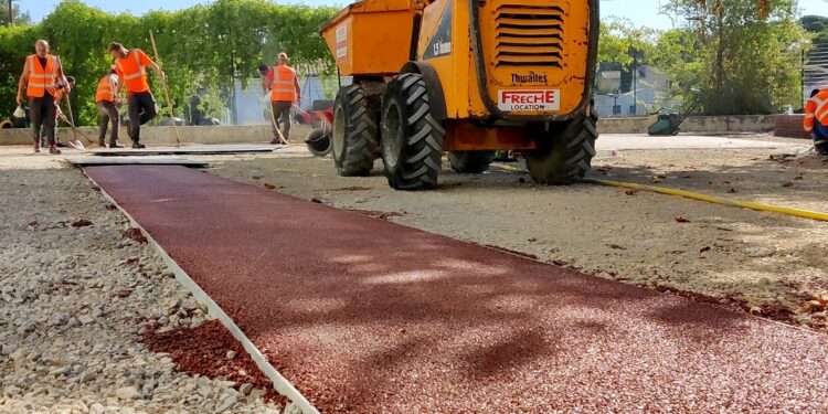 La société Eiffage a pris les travaux en main en proposant son revêtement Bioklair