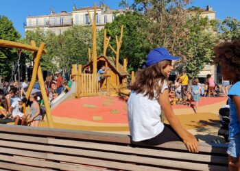 Les enfants peuvent enfin profiter de l'aire de jeux de la place Jean Jaurès